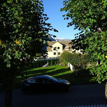 Villa Fjordshelter- Cozy Townhouse Tyssedal Esterno foto