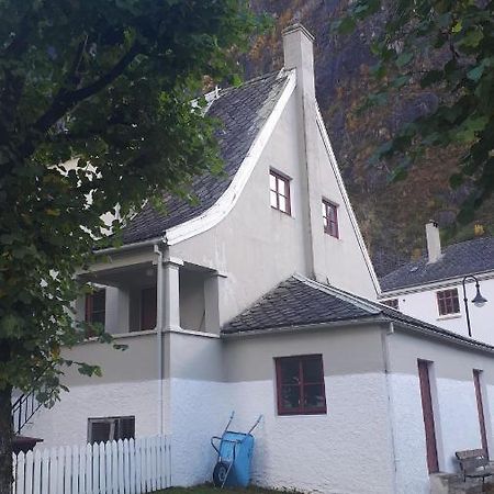 Villa Fjordshelter- Cozy Townhouse Tyssedal Esterno foto
