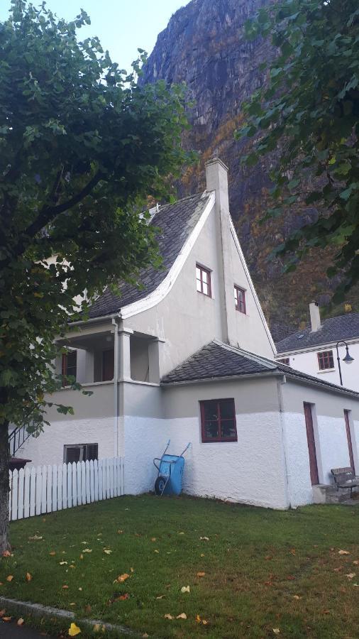 Villa Fjordshelter- Cozy Townhouse Tyssedal Esterno foto